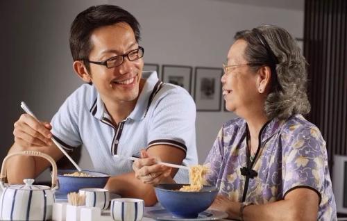 感恩母親節！陪著她比說什么都好！